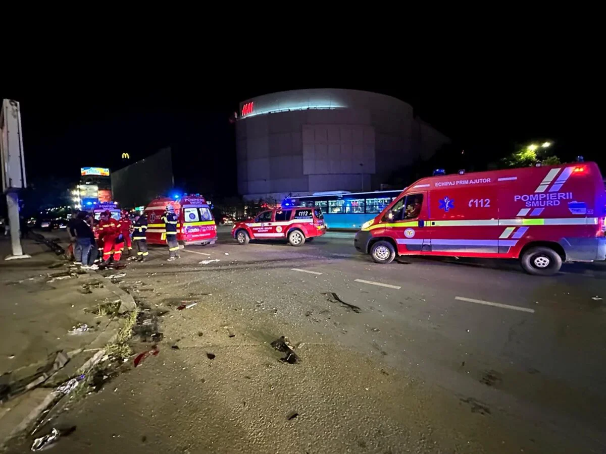Accident grav în Piața Unirii din Capitală. 12 persoane au fost rănite