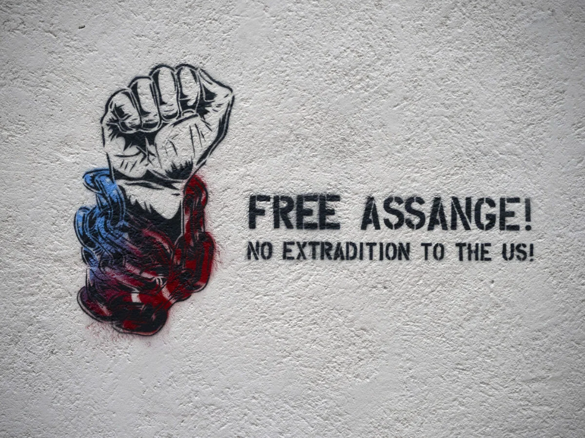 Cazul Assange. Analiza și implicațiile acordului de vinovăție