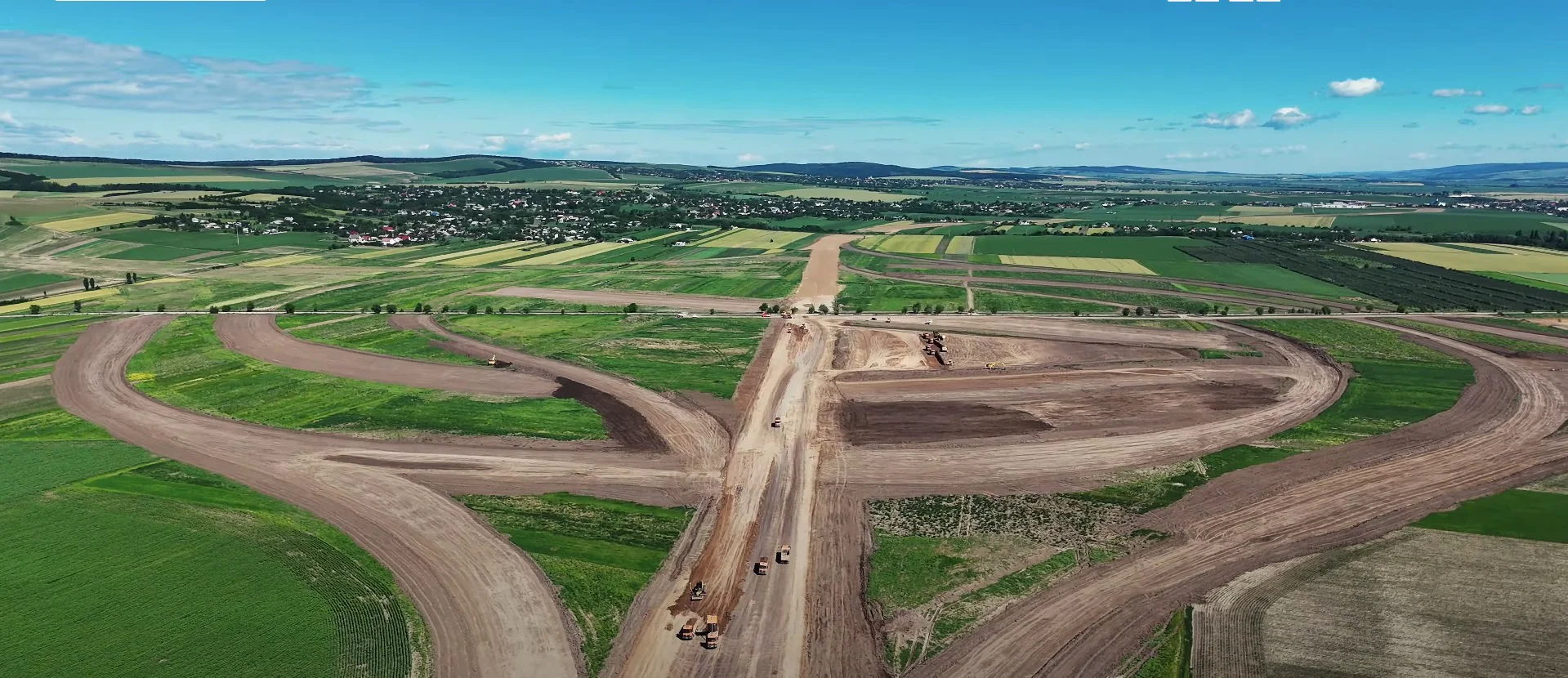 Lucrările la Autostrada Moldovei avansează. Noi imagini filmate cu drona