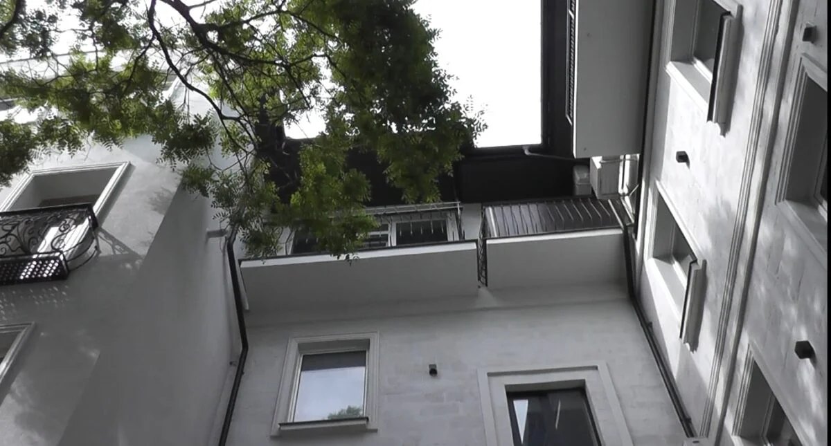 „Conac” pe acoperiş sau ce nu vrea să vadă primarul Ion Ceban. Video