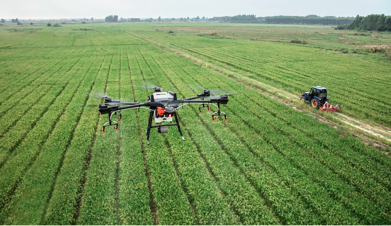 Dronă pentru agricultură 