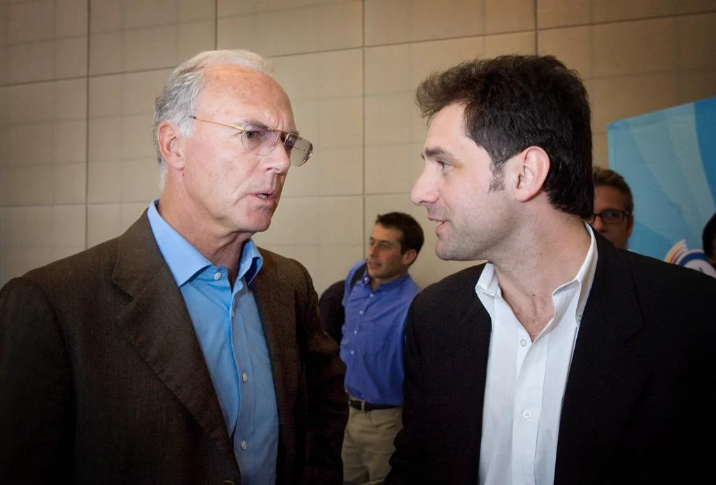 Franz Beckenbauer și ziaristul Dimitris Dimoulas