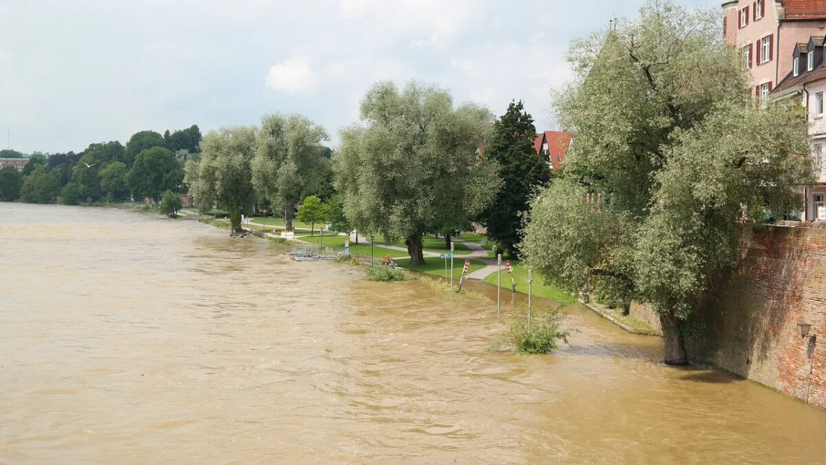 Risc crescut de inundații pe mai multe râuri. România, sub cod roșu