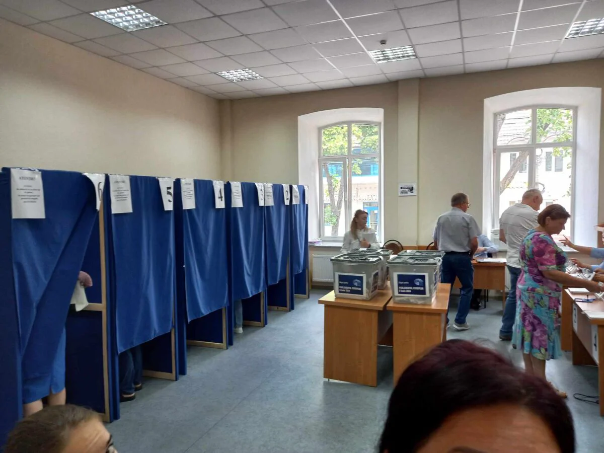 Alegeri europarlamentare. Cei mai activi alegători de peste hotarele României sunt la Chişinău. Foto