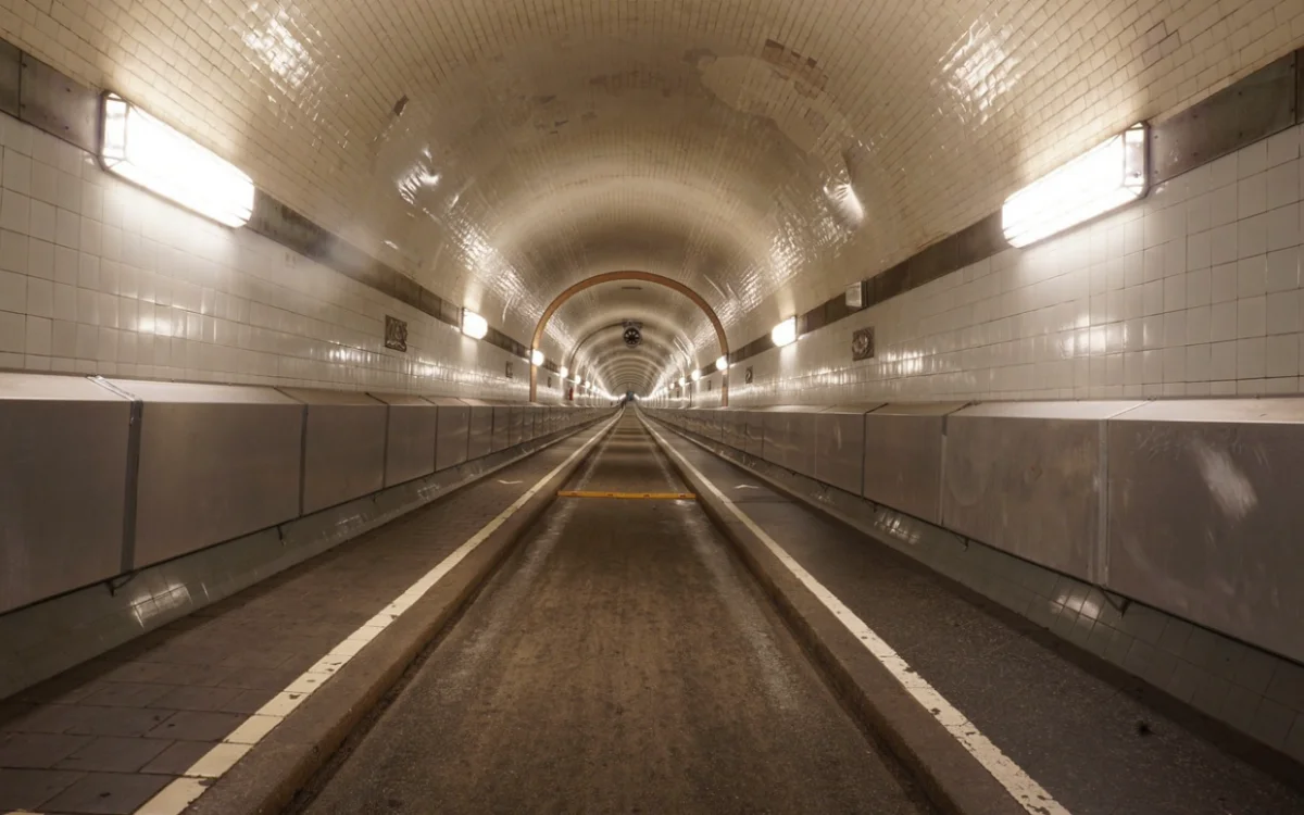 Cel mai spectaculos tunel feroviar din România. Va lega două orașe turistice
