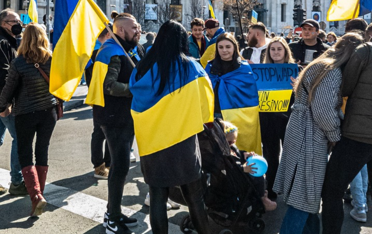 Îmbrânceli între voluntari pro-Ucraina și ruși. Scenele au avut loc în plină stradă
