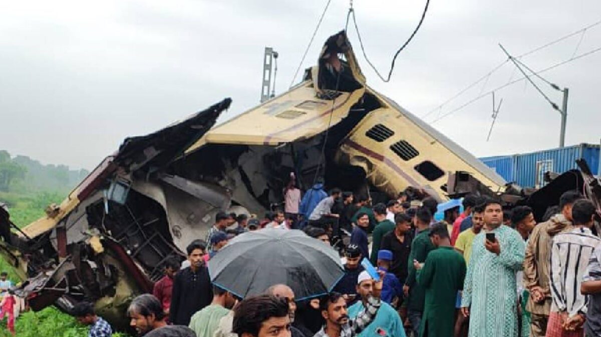 Accident feroviar soldat cu morți și răniți, Două trenuri s-au ciocnit pe calea ferată