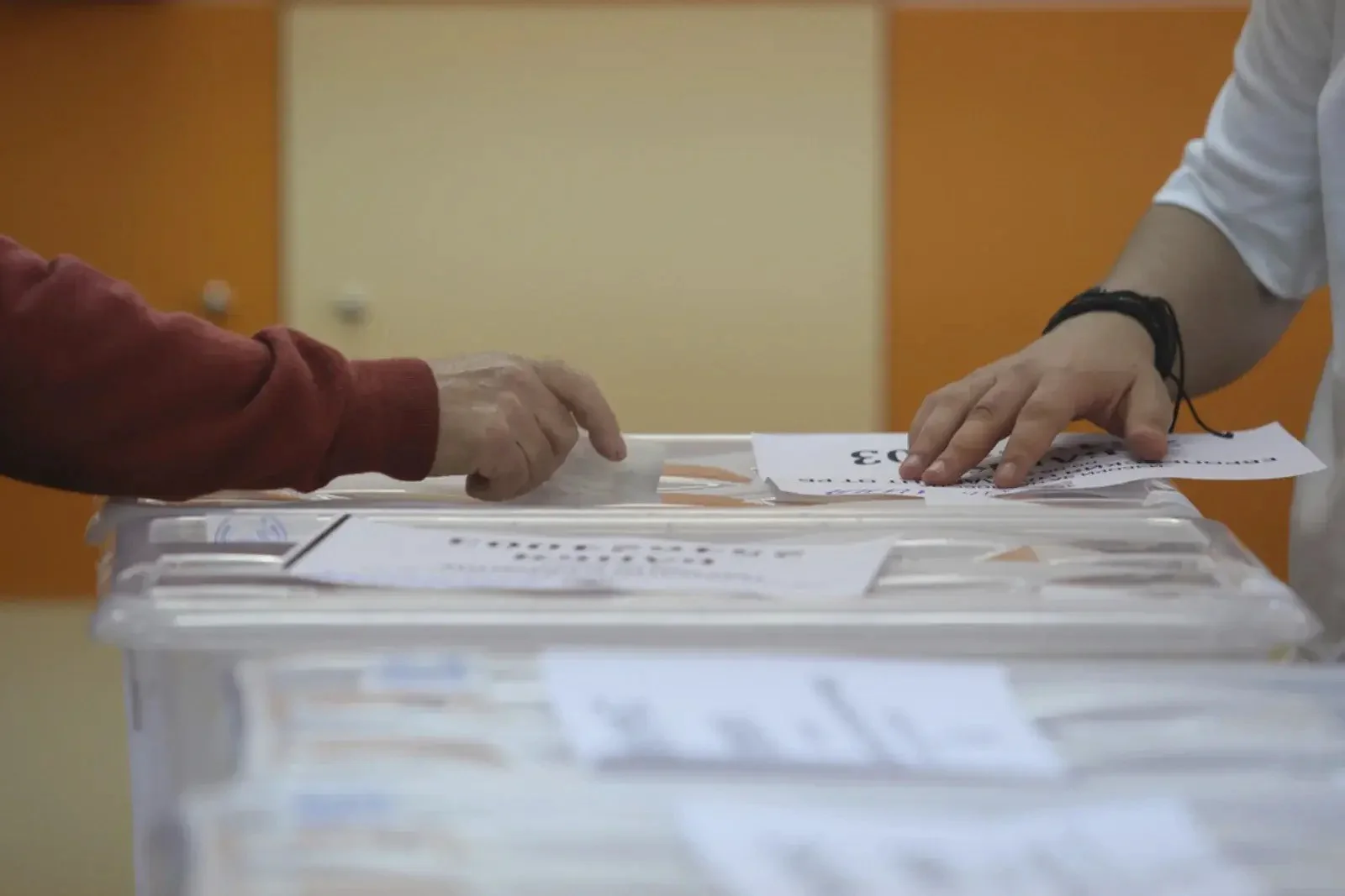 Alegeri în Bulgaria. Rezultate surprinzătoare după închiderea secțiilor de votare