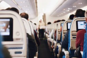 Reguli noi pentru călătoriile cu avionul. Cum să eviți sancțiunile