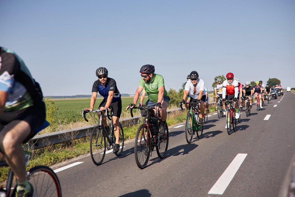 20 de cicliști participă la cursa caritabilă Hospice Bike Tour, pe traseul Chișinău - Vama Veche