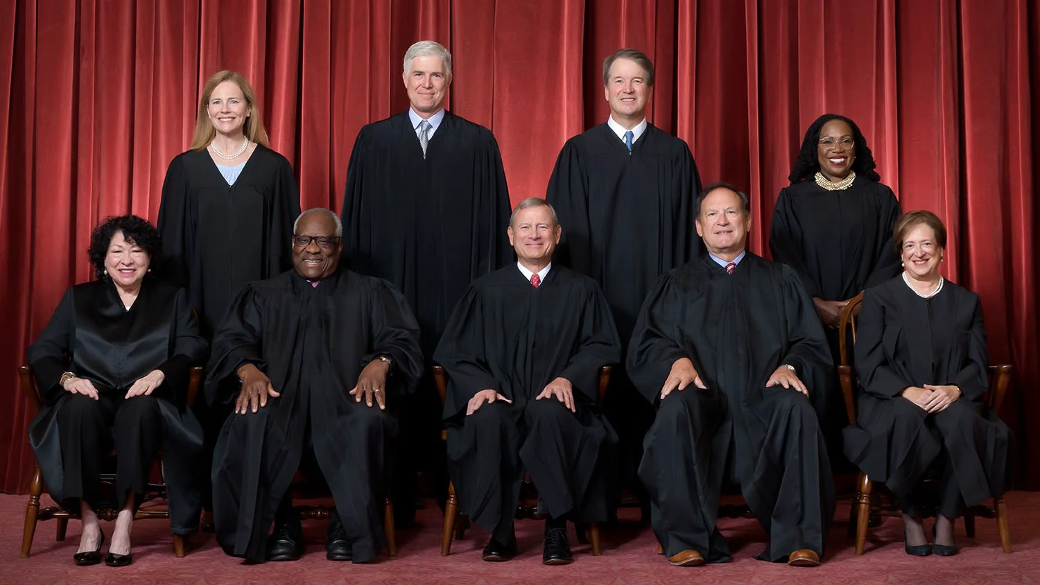 Judecătorii Curții Supreme 