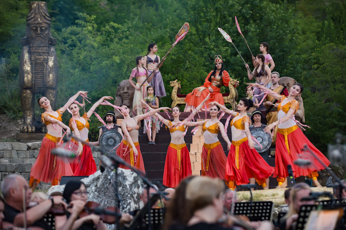 „DescOperă”, festival în aer liber la Orheiul Vechi