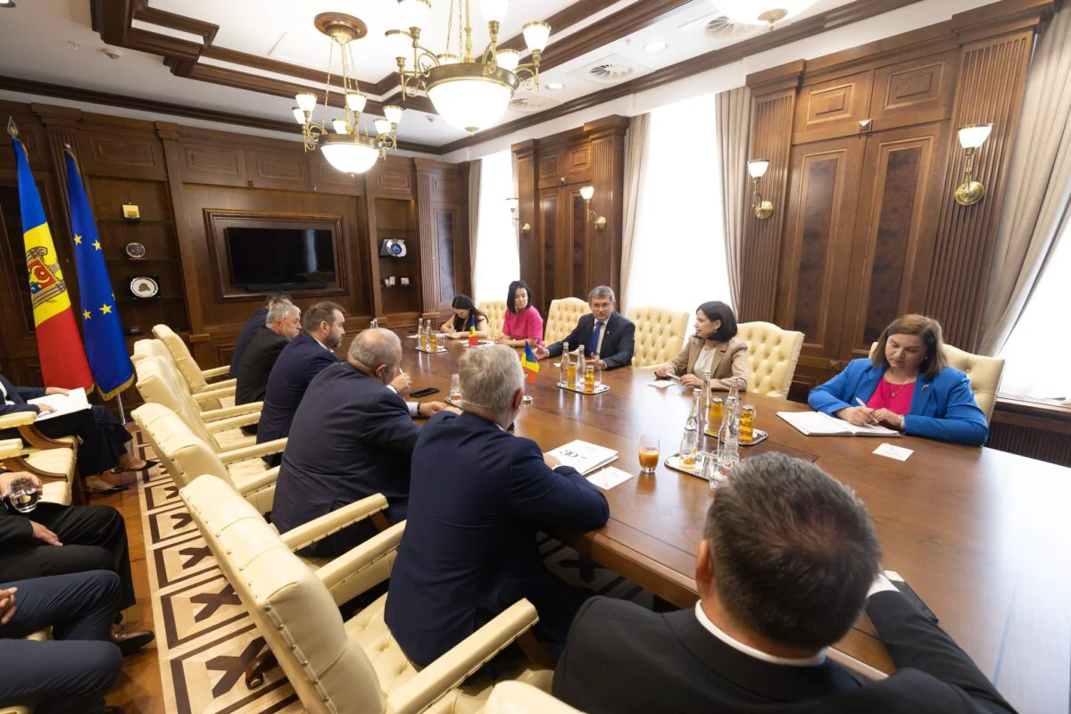 La sfat cu senatorii români. Ce subiecte a discutat speakerul Igor Grosu cu oficialii din România