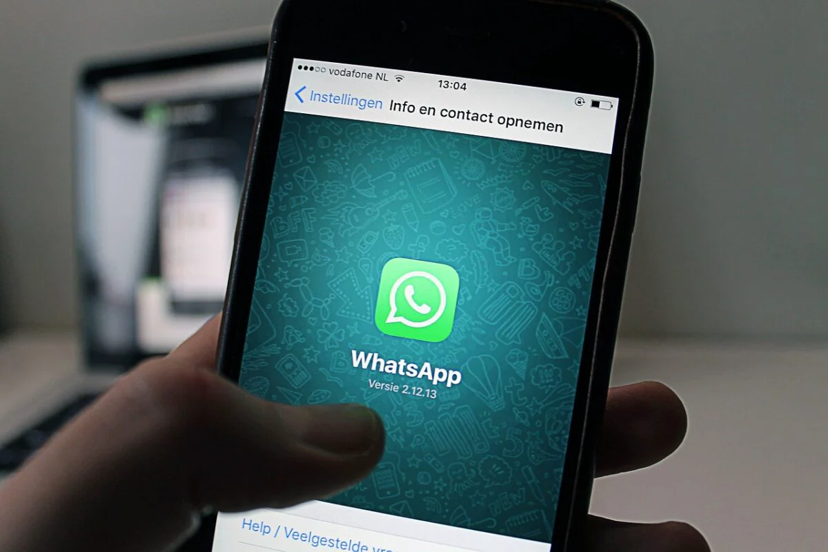 Aplicația WhatsApp