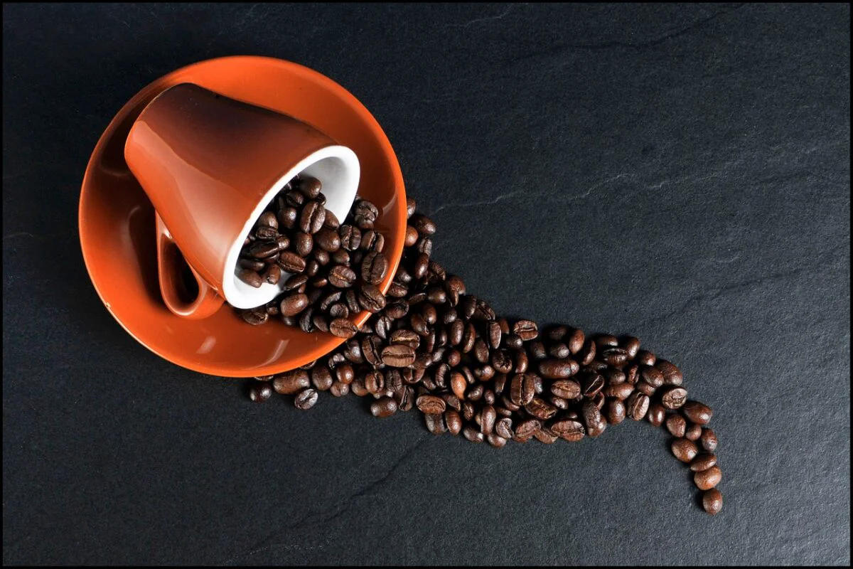 Metoda prin care păstrezi boabele de cafea proaspete. Aroma acestora va fi irezistibilă