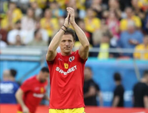 Cel mai bine cotat fotbalist român, luat în colimator de Gică Popescu. Multe puncte slabe