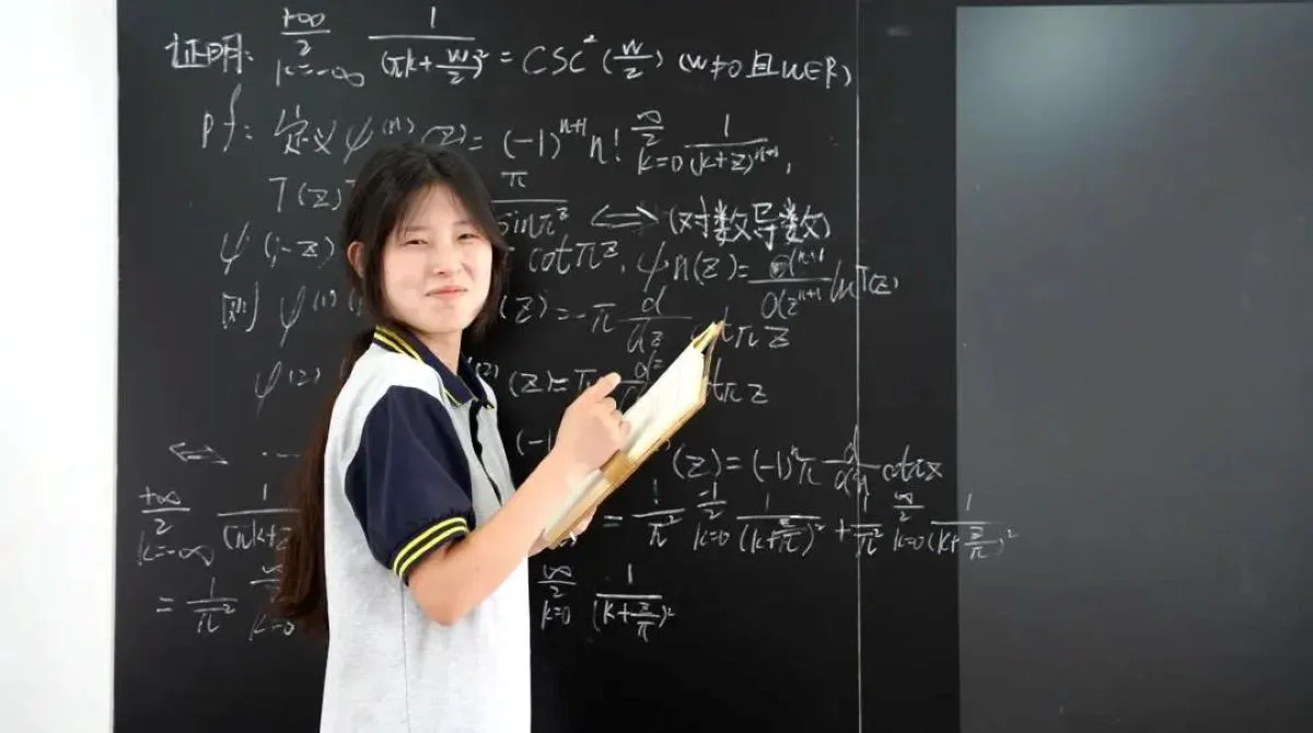 Controversatul geniu al matematicii din China, în vârstă de 17 ani, a pus pe jar o țară întreagă