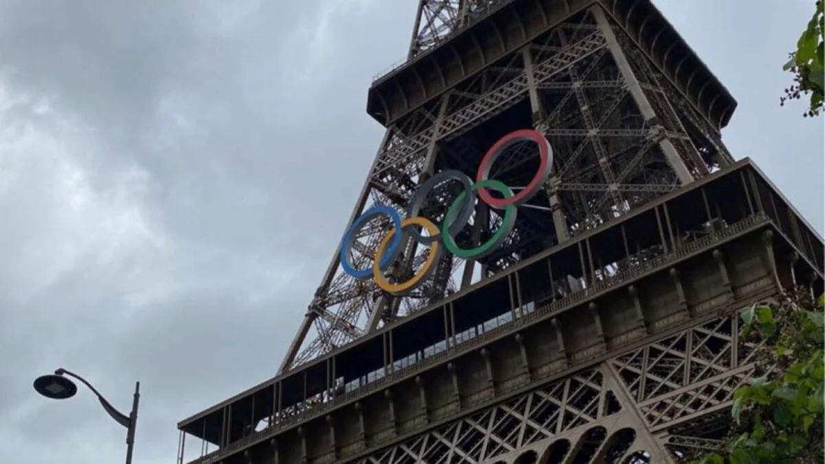 Primarul Parisului, decizie controversată. Ce vrea să facă edilul cu inelele de pe Turnul Eiffel