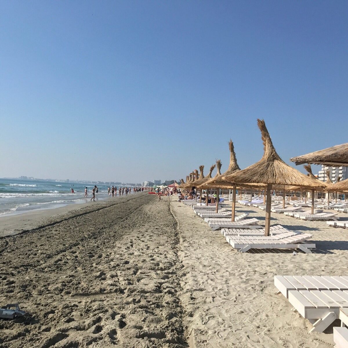 Turiștii din Mamaia au primit verdictul. Care e nivelul bacteriei din apă