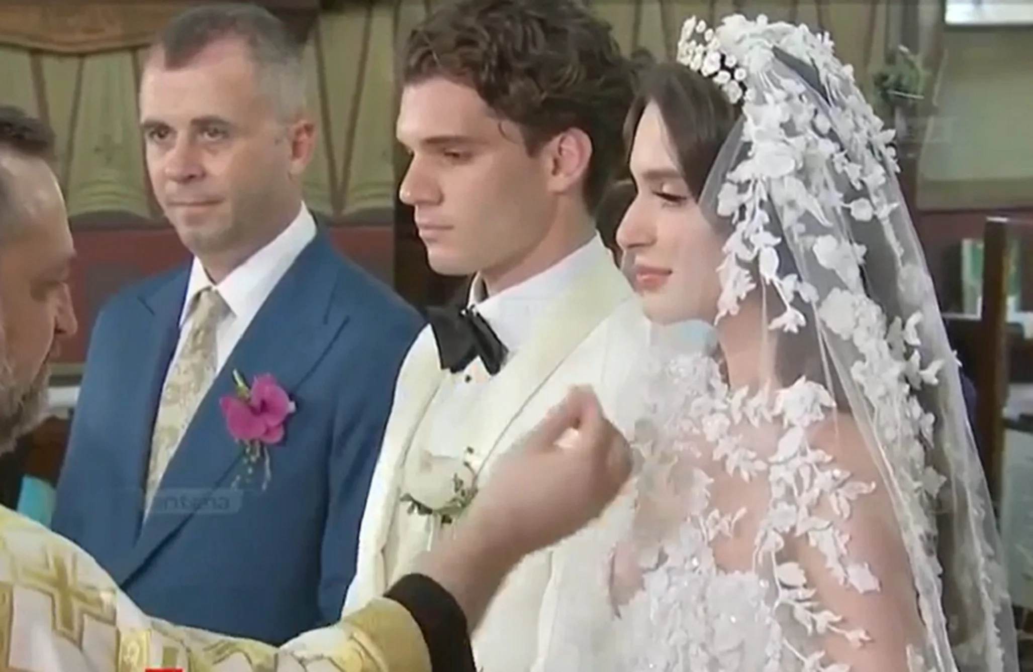 Marele absent de la nunta lui Ianis Hagi, în lacrimi: M-am uitat la televizor. Nu ne mai bagă în seamă