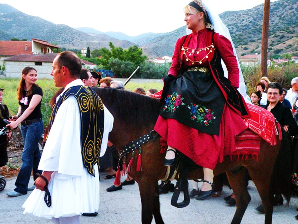 Nunțile cu tradiții pe care puțini români le cunosc. Obiceiuri de sute de ani, respectate de machedoni
