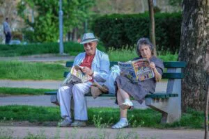 Românii nu se mai pot pensiona. Ce se întâmplă, de fapt