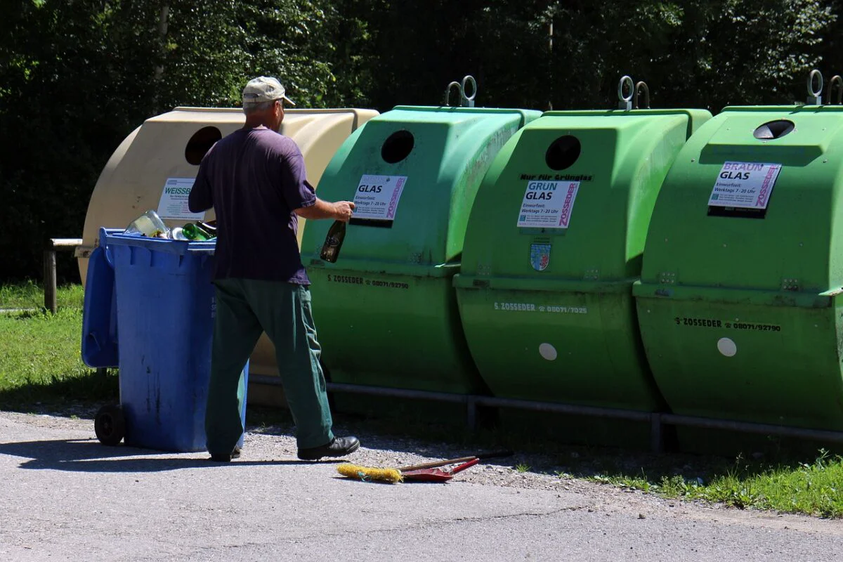 A transformat reciclarea într-o afacere de succes. A strâns o sumă uriașă într-un timp scurt