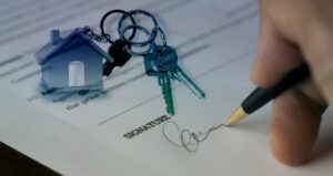 Programul Prima Casă Plus. Cine nu are acces la credite. Clarificări de la Guvern