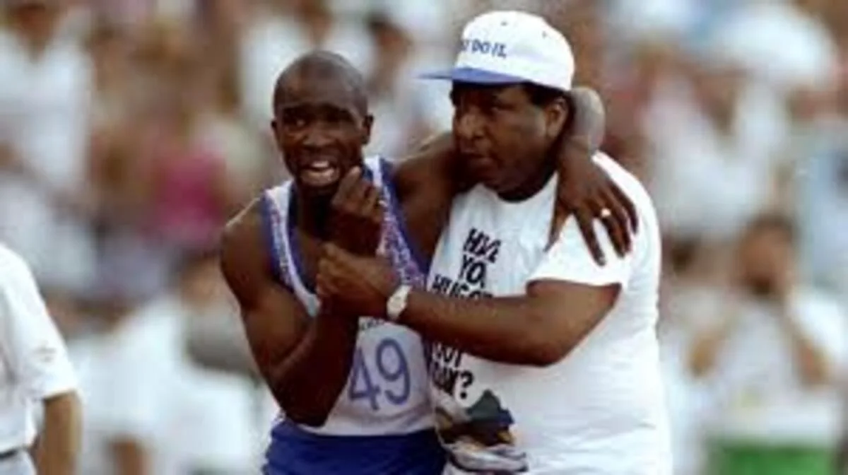 Derek Redmond și tatăl său. Sursă foto: Olympic Games Paris 2024