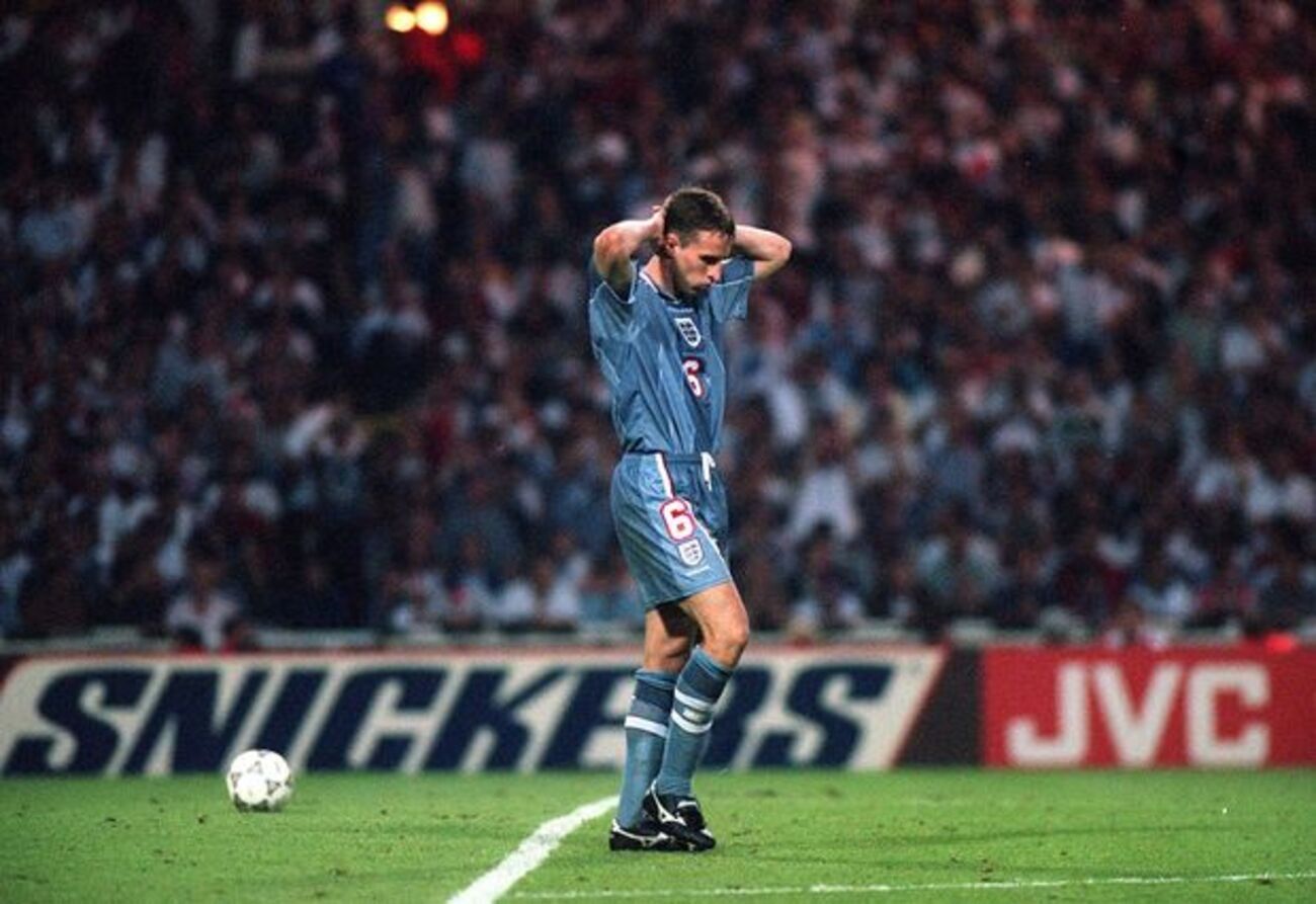 Gareth Southgate reacționează după ce a ratat un penalty la Euro '96. Sursă foto: WSJ