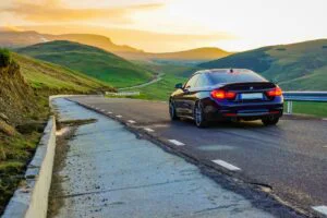 Moldovenii iau cu asalt închirierile auto: prețuri de la 25€ pe zi și sfaturi importante pentru șoferi