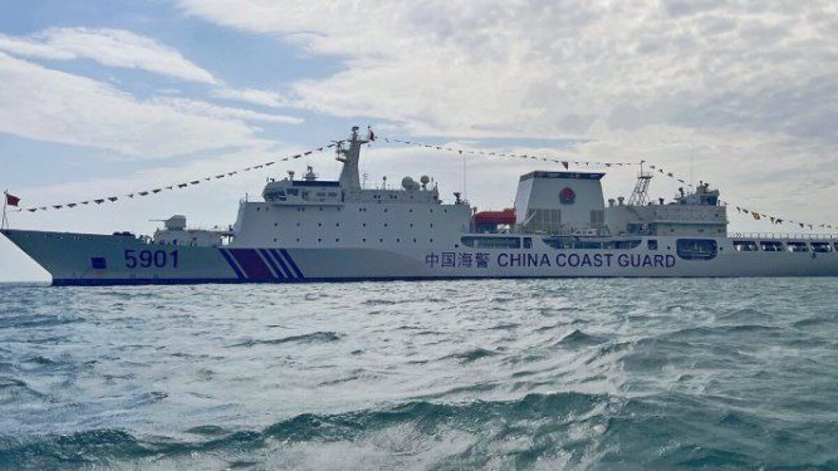Monstrul din Marea Chinei de Sud. Nava cu care China comunistă își intimidează vecinii