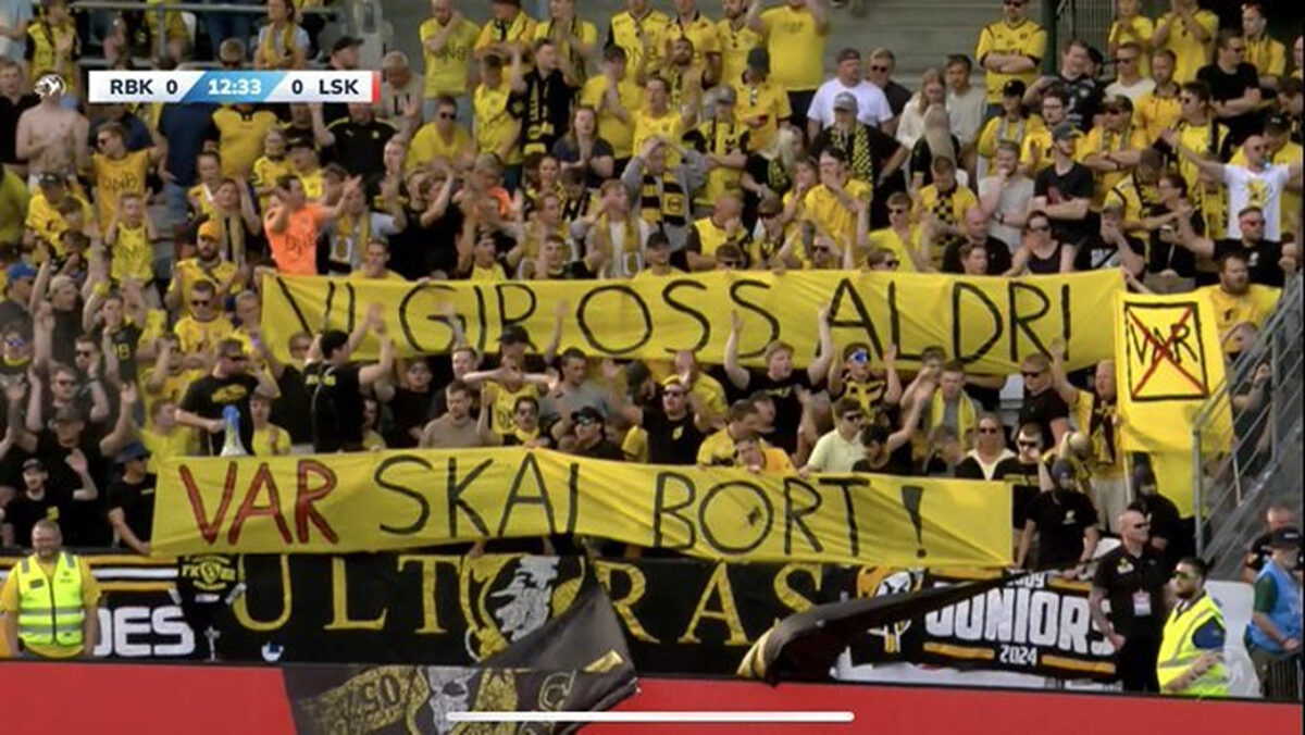 Scandal la un meci din Norvegia. Fanii, revoltă contra VAR
