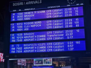 Furtunile violente au dat peste cap circulația trenurilor. CFR anunță întârzieri de sute de minute