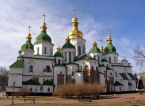 Icoane rare evacuate din Ucraina, expuse în Franța