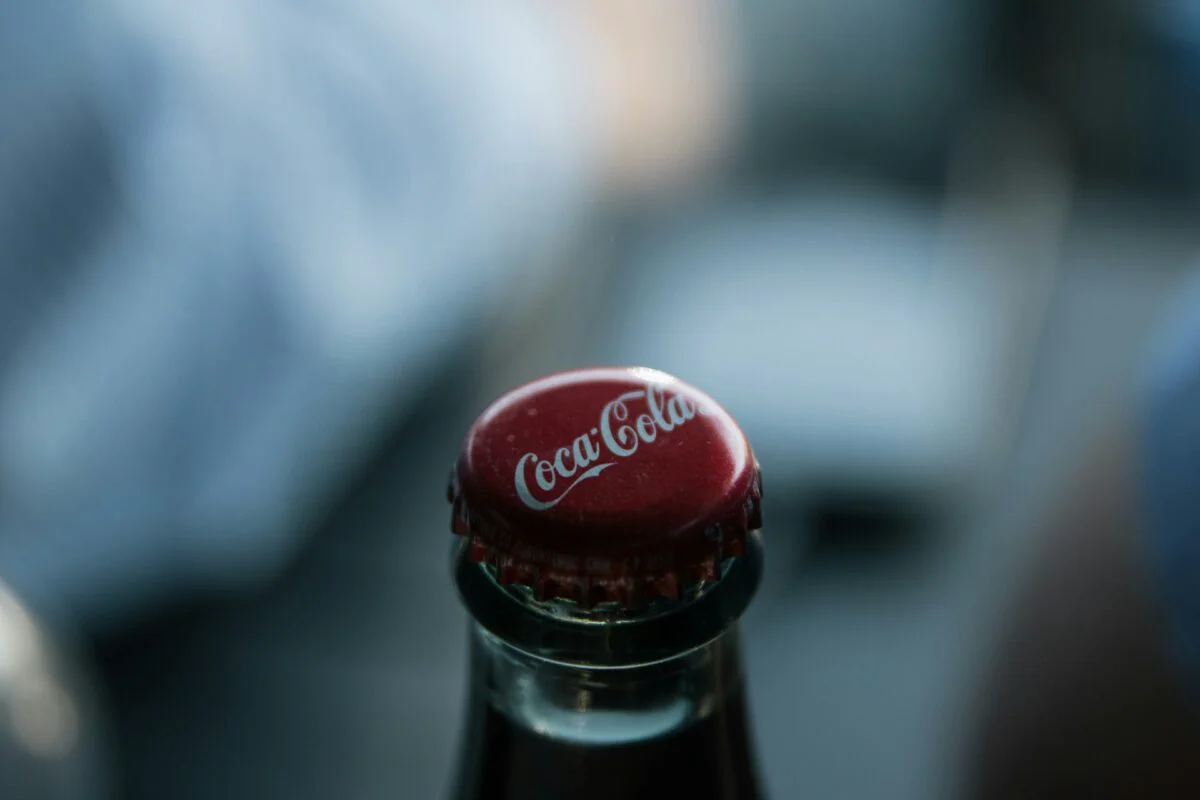 Un român conduce afacerile locale Coca-Cola. Cine e noul director