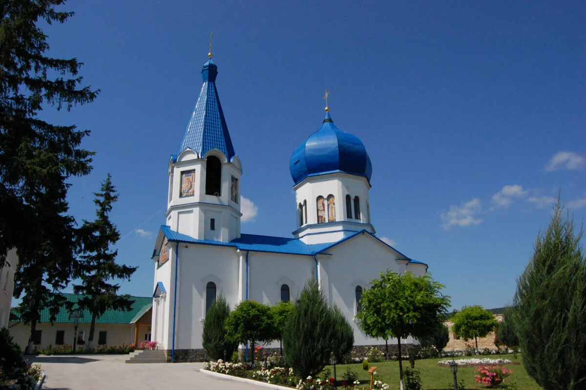 Frumoasa codrilor din Călăraşi, scoasă din ruine. Drumeții în Basarabia, pe final de vară