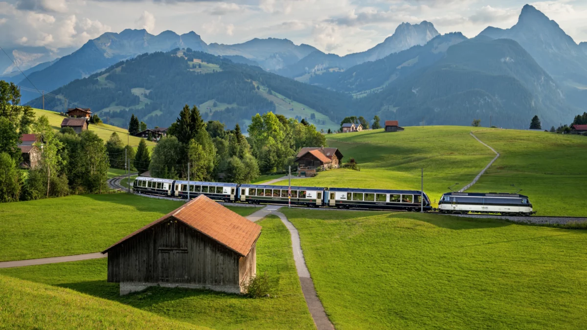 Avem bilet la clasa I. Cum arată GoldenPass Express, cel mai luxos tren din Europa