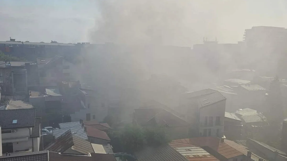 Circulație blocată în Capitală. Incendiu major în Sectorul 5