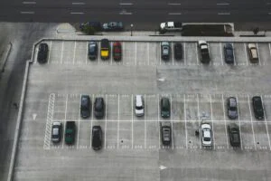 Noi prețuri pentru locurile de parcare, începând de astăzi. Lovitură cruntă pentru șoferi