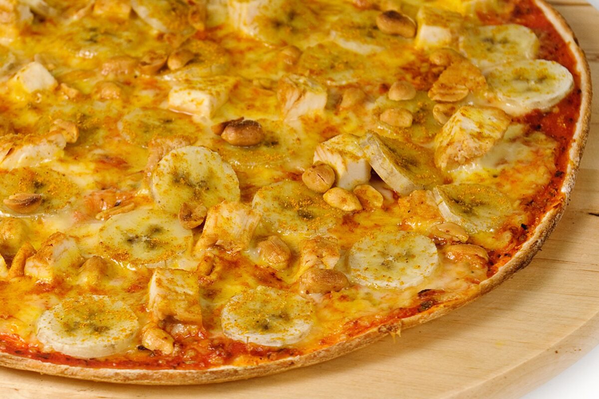 O nouă delicatesă în bucătărie. Pizza suedeză cu banane îi face concurență celei cu ananas