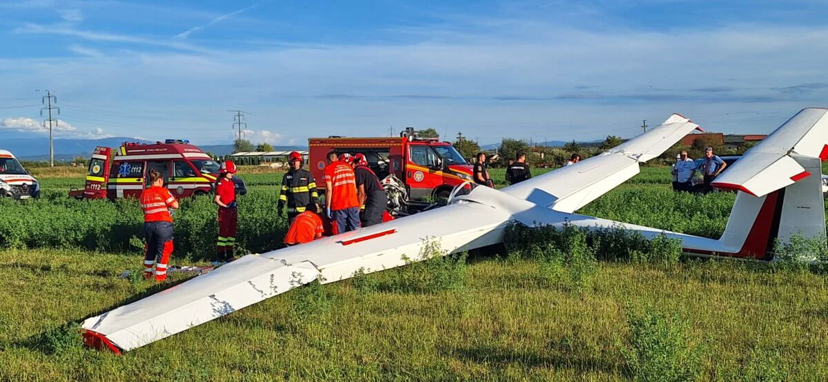 Un pilot de planor, rănit după ce a aterizat forțat într-un lan de lucernă