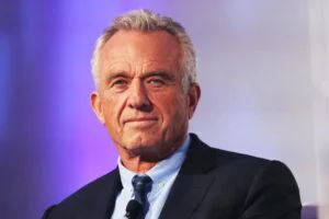 Kennedy îi înlocuiește pe membrii concediați săptămâna trecută. Promotori anti-vaccin, cap de listă