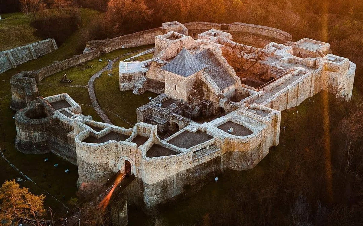 Cetatea de Scaun a Sucevei, singura din România care nu a fost cucerită niciodată