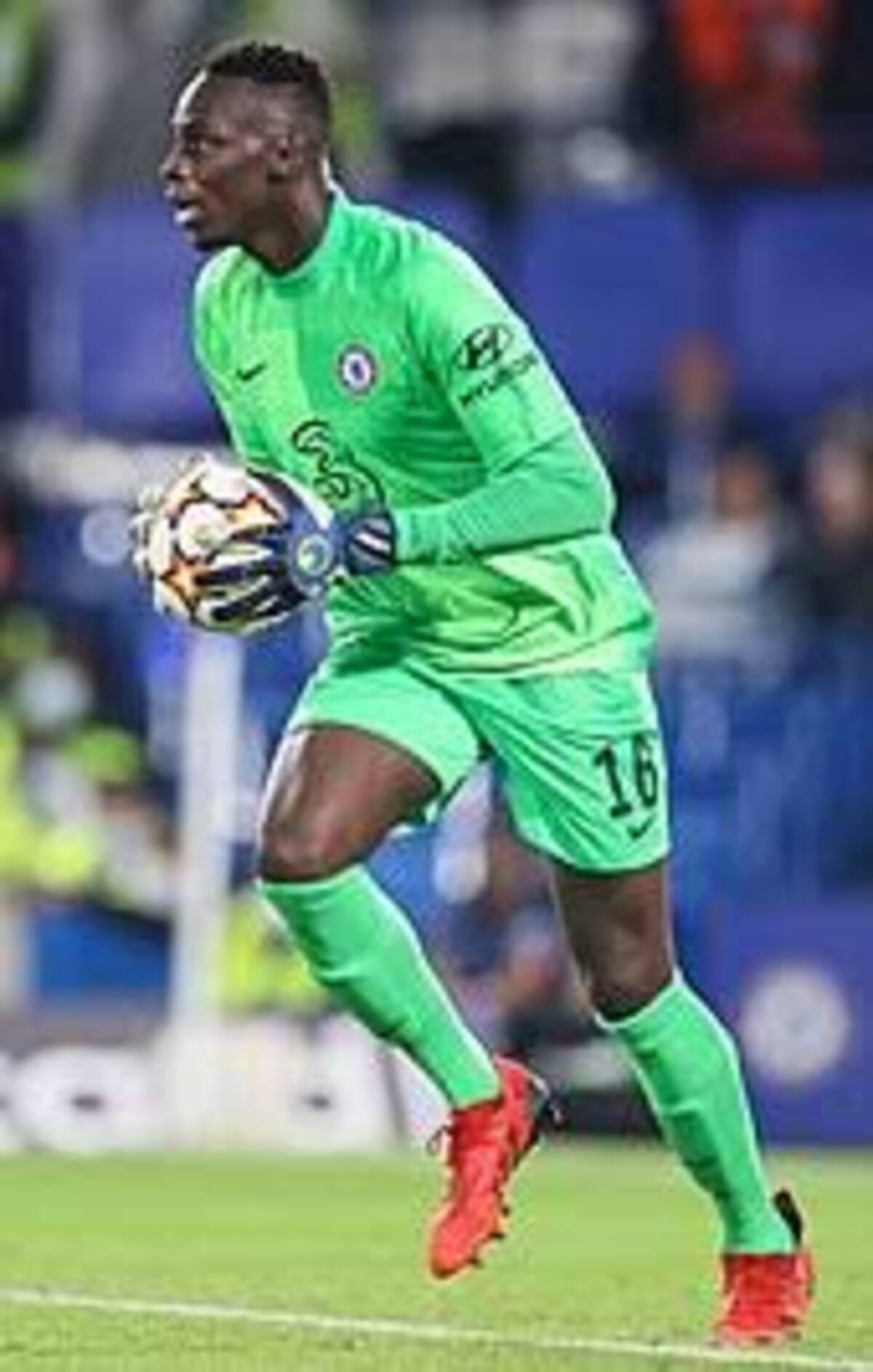 Eduardo Mendy reușind să apere un șut. Sursă foto- wikipedia