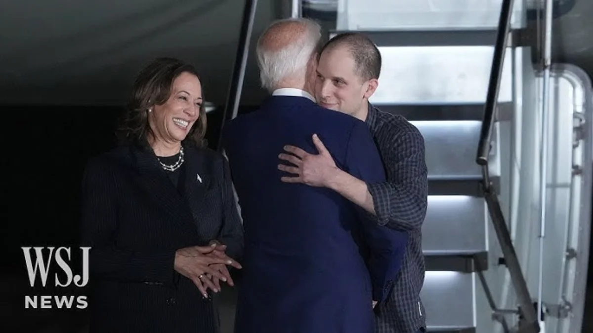 Evan Gershkovich, întâmpinat de Joe Biden și Kamala Harris