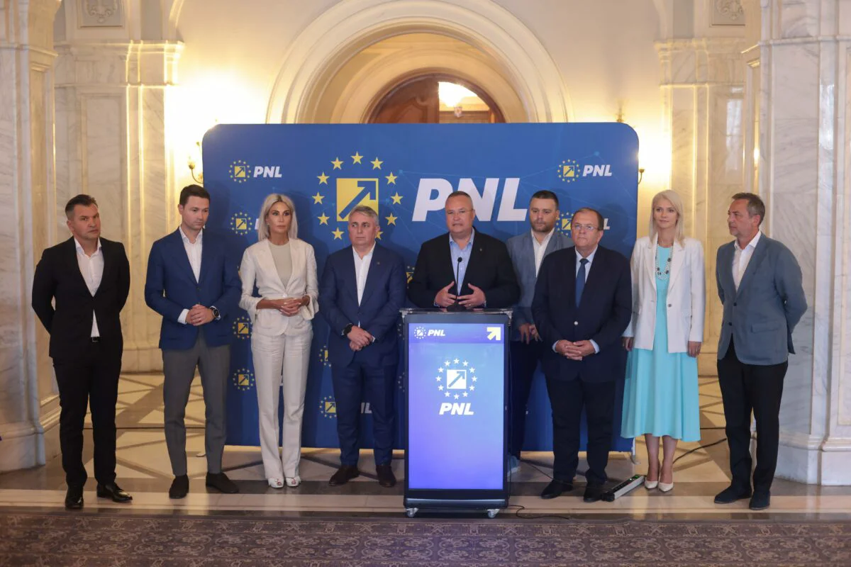 Liberalii au votat în unanimitate pentru depunerea candidaturii lui Nicolae Ciucă pentru alegerile prezidenţiale