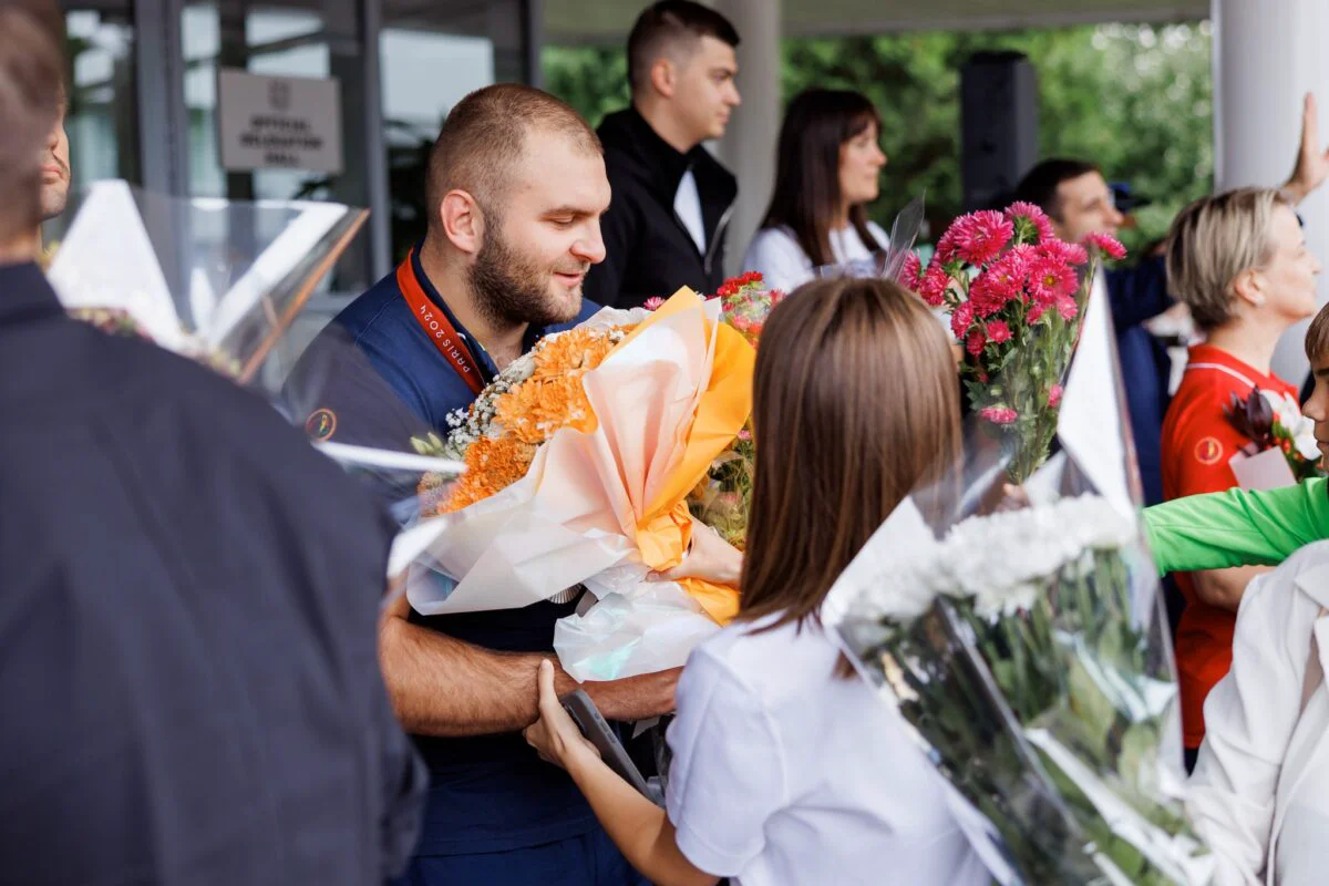 Lotul paralimpic al Republicii Moldova a revenit acasă de la Paris. Sportivii au fost întâmpinați de președinta Maia Sandu