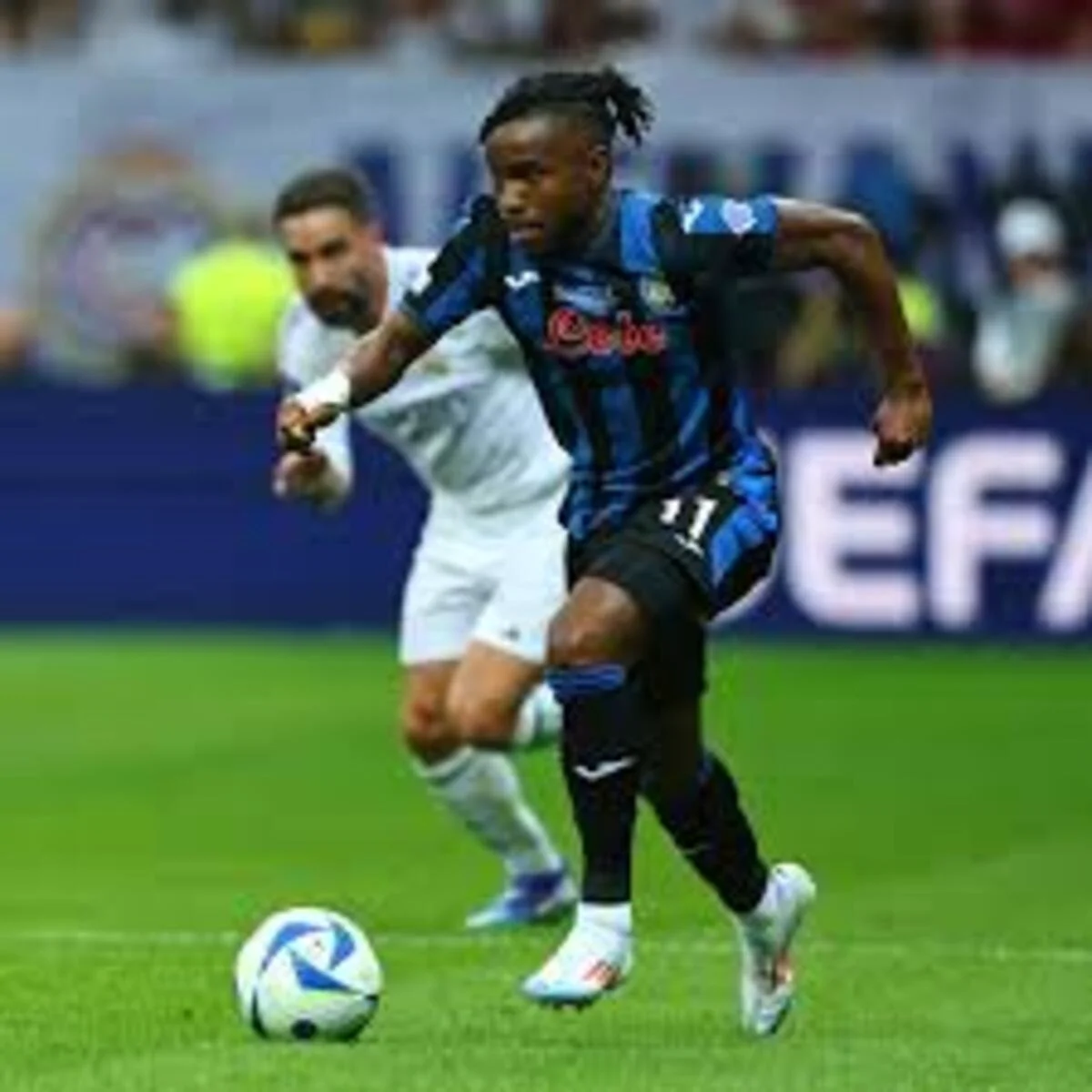 Ademola Lookman pe teren. Sursă foto: Instagram