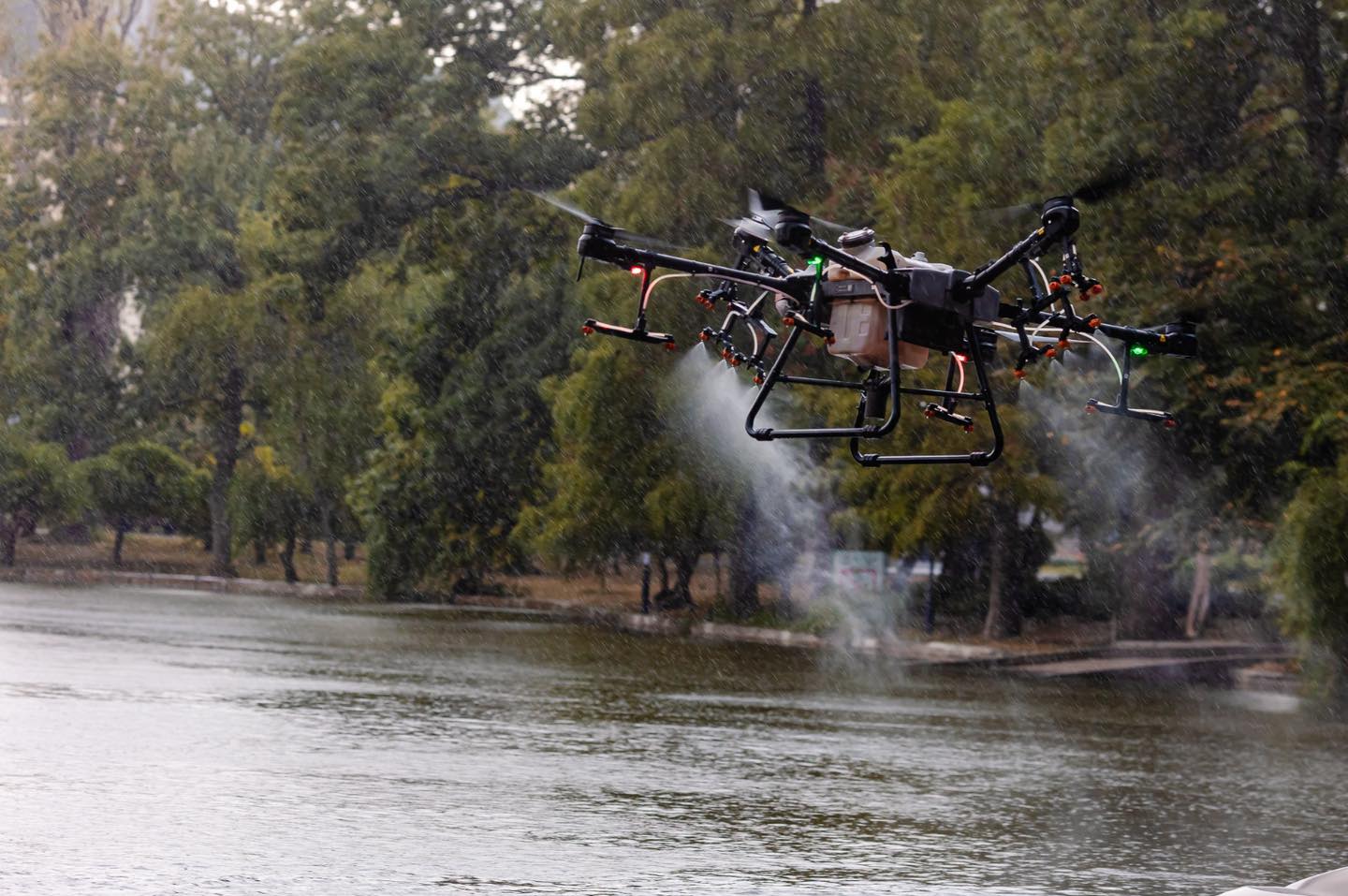 Drone țânțari